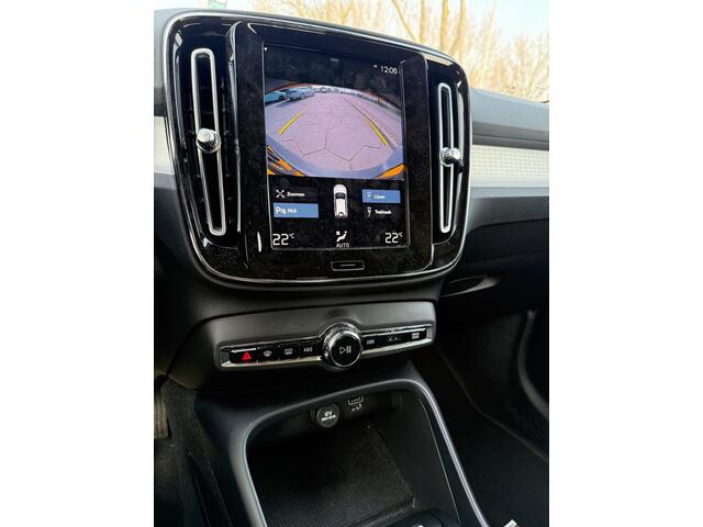 Volvo XC40 T4 Recharge Inscription Expression | Navigatie | Cruise Control | Trekhaak | High Performance Audio | Camera | Park Assist | Climate Control | Volvo On Call | 18" LM