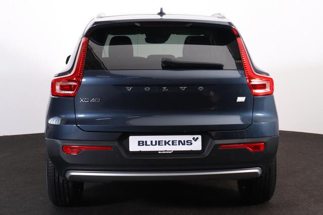 Volvo XC40 T4 Recharge Inscription - Panorama/schuifdak - Adaptieve LED koplampen - Parkeercamera achter - Verwarmde voorstoelen & stuur - Parkeersensoren achter - Elektr. bedienb. voorstoelen met geheugen links - Cruise control - Extra getint glas - 18' LMV