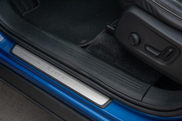 Volvo XC40 2.0 T4 R-Design Pano-ACC-20"-H/K-Trekhaak