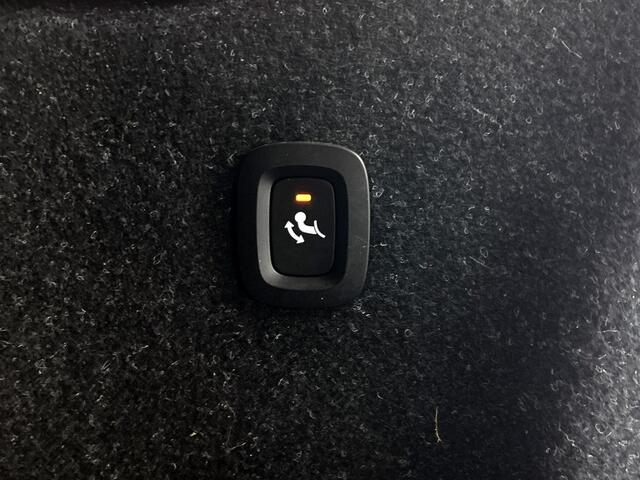 Volvo XC40 Extended Range Ultimate 82 kWh | Trekhaak | Panorama dak |