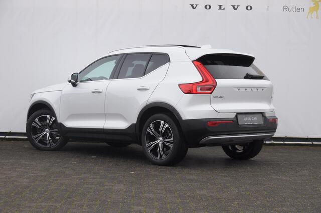 Volvo XC40 B4 211PK Automaat Inscription / Elektrische stoelen met geheugen / Keyless entry / Elektrische achterklep / Harman Kardon audio / Parkeersensoren met camera / stoel - en stuurwielverwarming /