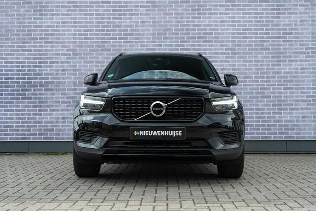 Volvo XC40 1.5 T4 Recharge R-Design | Plug-in Hybrid (PHEV) | Achteruitrijcamera | Navigatie | Apple Carplay | Android Auto | Stoelverwarming | Elektrische Achterklep |