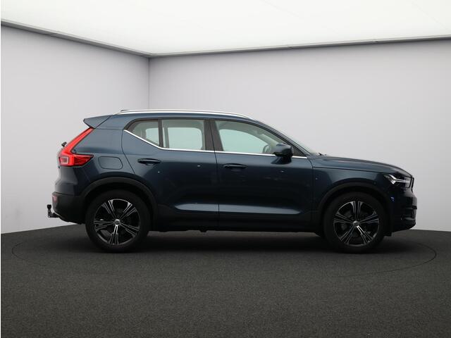 Volvo XC40 2.0 T4 Inscription / Trekhaak / Panoramadak / 360 Camera / Elektrisch Verst. Stoelen / Adaptive Cruise / Lederen Bekleding / BLIS / Keyless /