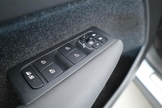 Volvo XC40 1.5 T5 Plug-in hybrid Ultimate Dark | SOH 91.1% | Pano | Harman Kardon | Adapt. Cruise | 360cam | Keyless | Stoel- Stuurverw