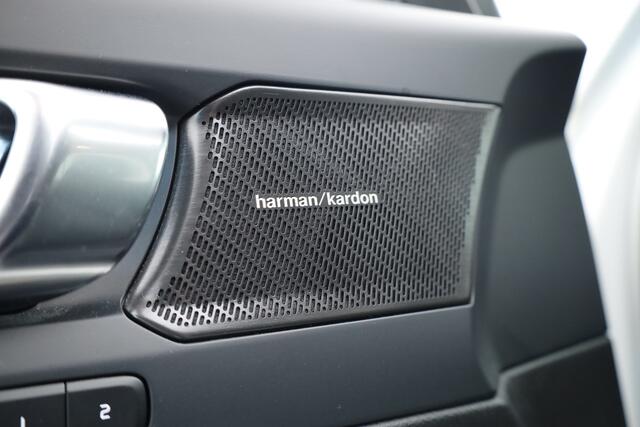 Volvo XC40 1.5 T5 Plug-in hybrid Ultimate Dark | SOH 91.1% | Pano | Harman Kardon | Adapt. Cruise | 360cam | Keyless | Stoel- Stuurverw