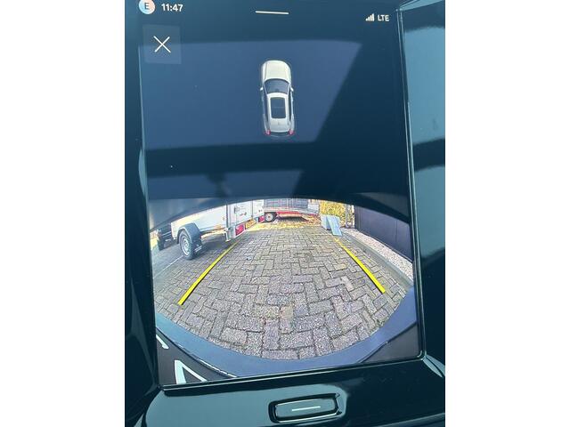 Volvo XC40 2.0 B4 Plus Dark Panorama dak / Nubuck bekleding / Extra getint glas / 19" 5-y spaaks wielen