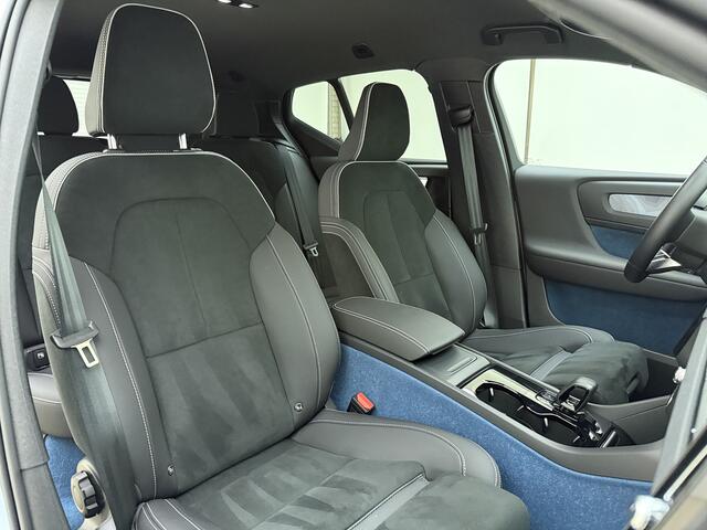 Volvo XC40 Extended Range Plus / 20'' / Nubuck incl. Fjord Blue Tapijt / Trekhaak / Stoel + Stuurw. Verwarming / PDC + Camera / Getint Glas /
