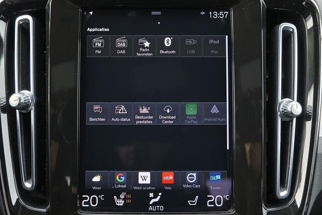 Volvo XC40 T5 Recharge R-Design - IntelliSafe Assist & Surround - Adaptieve LED koplampen - Parkeercamera achter - Verwarmde voorstoelen & stuur - Parkeersensoren voor & achter - Elektr. bedienb. voorstoelen met geheugen links - Draadloze tel. lader - Extra getint g