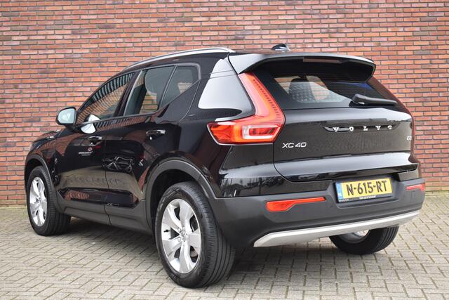 Volvo XC40 B3 177PK Momentum Business | Schuif-/kanteldak | Climate Pack | Park Assist Pack |