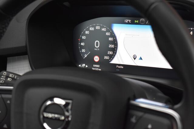 Volvo XC40 B3 177PK Momentum Business | Schuif-/kanteldak | Climate Pack | Park Assist Pack |