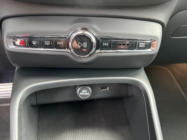 Volvo XC40 2.0 T4 R-Design | Camera | Parkeer sensoren | Keyless | Stoel verwarming |