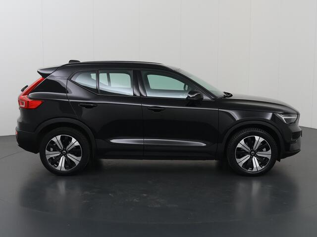 Volvo XC40 Recharge Core 70 kWh | SOH 95% | Warmtepomp | Trekhaak | Stoelverwarming | Stuurwielverwarming | Apple Carplay/Android Auto | Achteruitrijcamera |