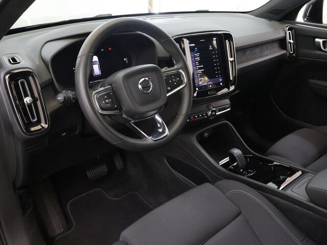 Volvo XC40 Recharge Core 70 kWh | SOH 95% | Warmtepomp | Trekhaak | Stoelverwarming | Stuurwielverwarming | Apple Carplay/Android Auto | Achteruitrijcamera |