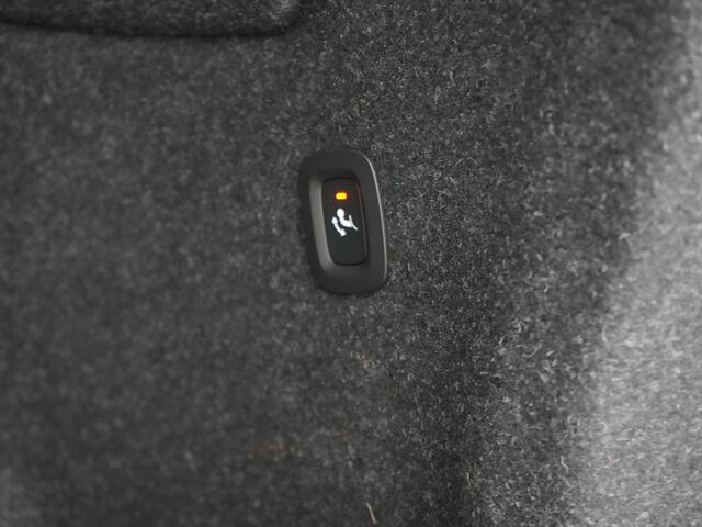 Volvo XC40 T4 Recharge Inscription 211pk PHEV Dealer O.H. | Trekhaak Af Fabriek | Adaptive Cruise | 360 Camera | Lederen Sportstoelen Memory & Verwarmd | Stuur Verwarmd | Apple Carplay | Keyless | Blis | Navigatie | DAB | Plug In Hybrid