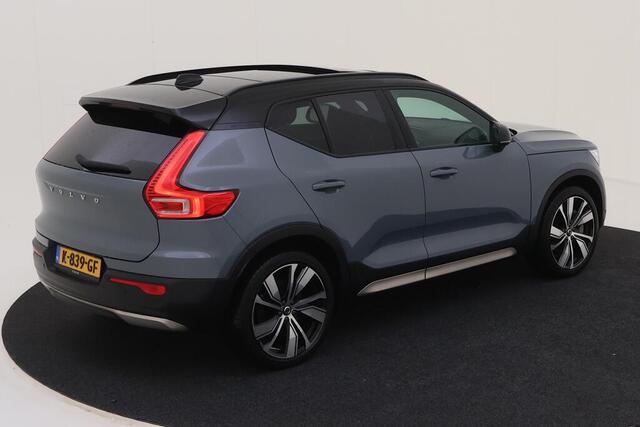 Volvo XC40 Recharge P8 AWD R-Design / Pano / Navigatie / Camera / Zwenkbare trekhaak / Elektrische klep / Lichtmetaal 20 inch /