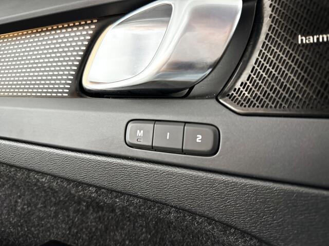 Volvo XC40 Recharge P8 AWD R-Design | SOH 91% | Panoramadak | 360° camera | Harman Kardon | Stoel- en Stuurverwarming | Trekhaak