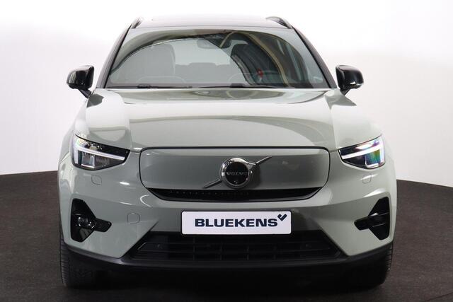 Volvo XC40 Extended Range Ultimate 82 kWh - IntelliSafe Assist & Surround - 360º Camera - Harman/Kardon audio - Verwarmde voorstoelen & stuur - Parkeersensoren voor & achter - Elektr. bedienb. voorstoelen met geheugen links - Draadloze tel. lader - Warmtepomp - Extr
