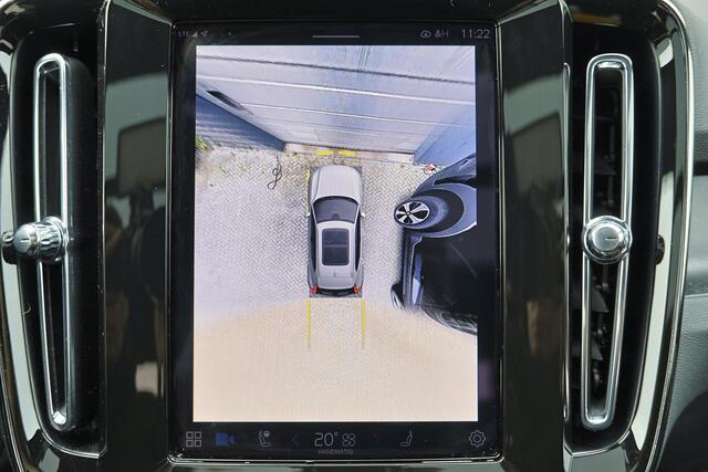 Volvo XC40 Extended Range Ultimate 82 kWh - IntelliSafe Assist & Surround - 360º Camera - Harman/Kardon audio - Verwarmde voorstoelen & stuur - Parkeersensoren voor & achter - Elektr. bedienb. voorstoelen met geheugen links - Draadloze tel. lader - Warmtepomp - Extr