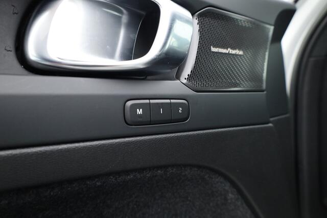 Volvo XC40 Single Motor Plus 69 kWh | Pano | Harman Kardon | 360cam | Apple CarPlay | Adapt. Cruise | Stoel- Stuurverw.