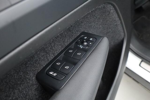 Volvo XC40 Single Motor Plus 69 kWh | Pano | Harman Kardon | 360cam | Apple CarPlay | Adapt. Cruise | Stoel- Stuurverw.