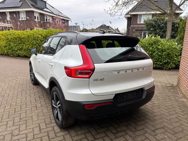 Volvo XC40 2.0 B4 R-design, 360cam, Stuur/stoel ruit verw. 12/2021
