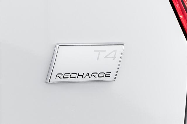 Volvo XC40 1.5 T4 Recharge R-Design | Dig. Cockpit | Elek. Klep | Cruise | PDC | NAV+App. Connect | LED | ECC | LM 19" | 2282