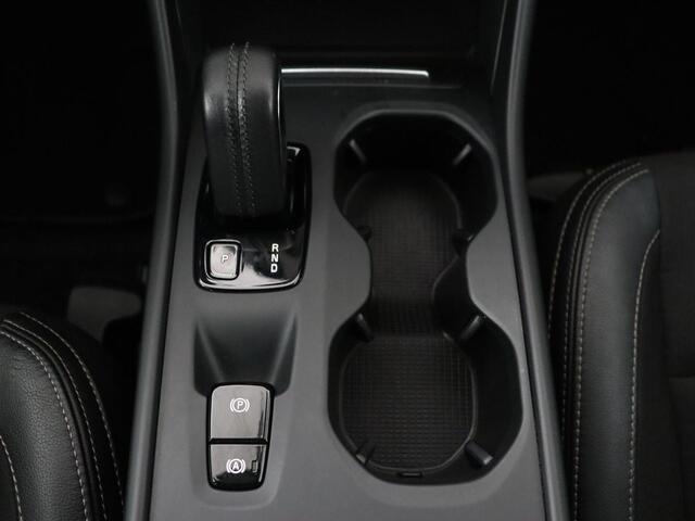 Volvo XC40 1.5 T5 Recharge Business Pro | Panoramadak | Adaptive cruise | Camera | Carplay | Half leder | Navigatie | Full LED | PHEV | Plug In