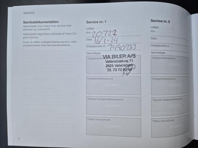 Volvo XC40 1.5 T4 Plug-in hybrid Plus Bright / Accu SOH 95,51% / All season banden / Lighting Pack / Stuur- Stoel & Achterbankverwarming / Trekgewicht 1.800 kg /