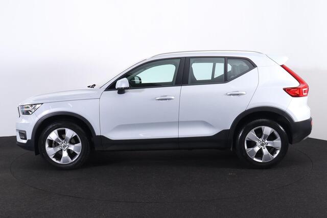 Volvo XC40 T2 Business Pro - IntelliSafe Assist & Surround - Parkeercamera achter - Verwarmde voorstoelen & stuur - Lederen bekleding - Parkeersensoren voor & achter - Drive-Mode Settings - 18' LMV