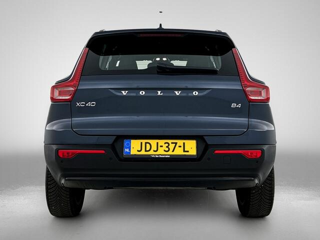 Volvo XC40 B4 Plus Dark | Trekhaak | Stoel + Stuurverwarming | Harman Kardo