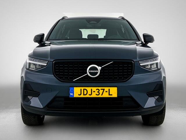 Volvo XC40 B4 Plus Dark | Trekhaak | Stoel + Stuurverwarming | Harman Kardo
