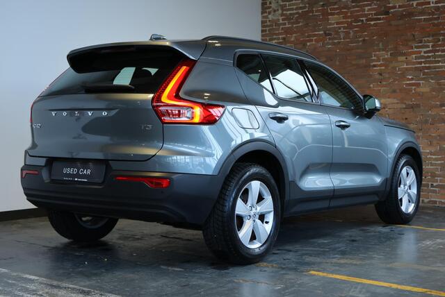 Volvo XC40 T3 | Dealeronderhouden | 1ste Eigenaar | Parkeersensoren Achter | Climate Control | Cruise Control | Electrische bedienbare Achterklep | Keyless Start | Regensensor | Navigatie |