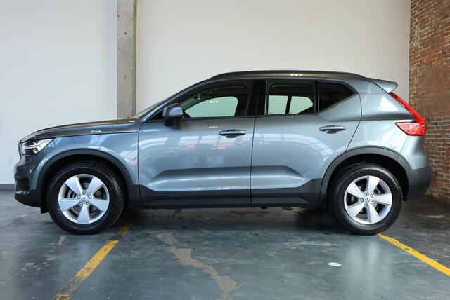 Volvo XC40 T3 | Dealeronderhouden | 1ste Eigenaar | Parkeersensoren Achter | Climate Control | Cruise Control | Electrische bedienbare Achterklep | Keyless Start | Regensensor | Navigatie |