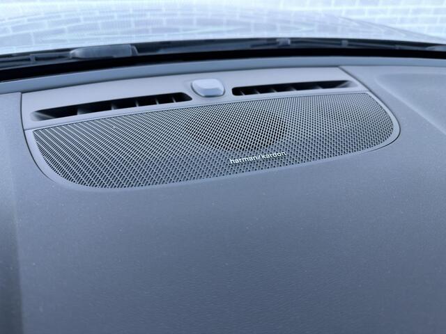 Volvo XC40 2.0 B3 Plus Bright | Navigatie | Camera | Keyless | Adaptieve Cruise Control | Getint Glas | Harman Kardon Audio | DAB | Elek. Stoelen | Stoel-/Stuurverwarming | Lighting Pack |