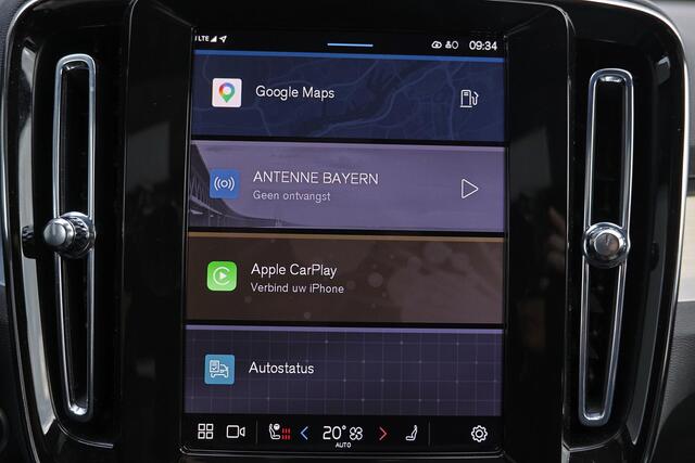 Volvo XC40 B3 Plus Black Edition - Panorama/schuifdak - IntelliSafe Assist & Surround - 360º Camera - Harman/Kardon audio - Verwarmde voorstoelen & stuur - Parkeersensoren voor & achter - Elektr. bedienb. voorstoelen met geheugen links - Draadloze tel. lader - Extra