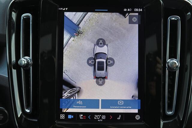 Volvo XC40 B3 Plus Black Edition - Panorama/schuifdak - IntelliSafe Assist & Surround - 360º Camera - Harman/Kardon audio - Verwarmde voorstoelen & stuur - Parkeersensoren voor & achter - Elektr. bedienb. voorstoelen met geheugen links - Draadloze tel. lader - Extra