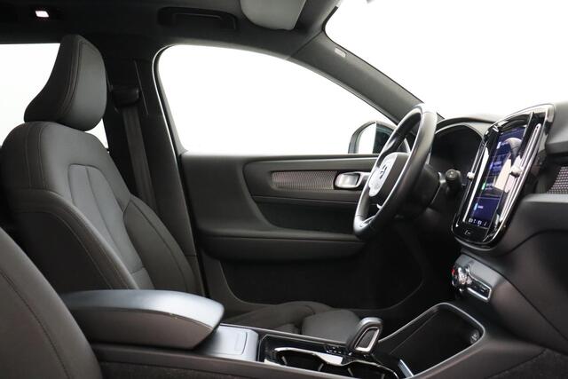 Volvo XC40 RECHARGE P8 AWD R-DESIGN