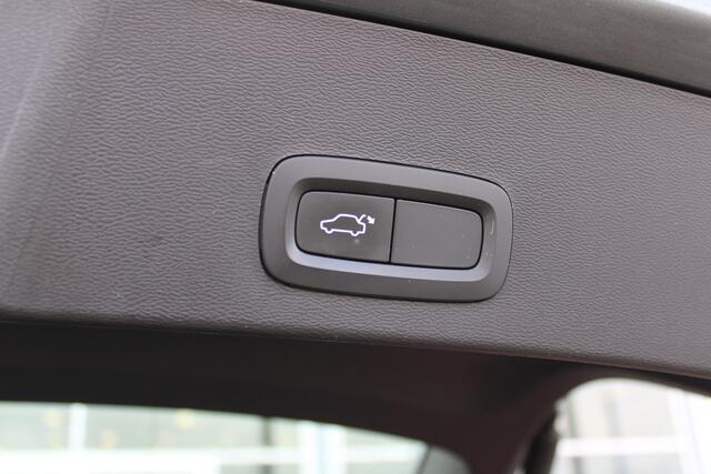 Volvo XC40 T4 Inscription | H & K Audio | Achteruitrij Camera | Trekhaak | Stoelverwarming |