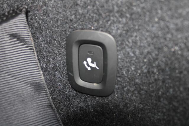 Volvo XC40 T4 Inscription | H & K Audio | Achteruitrij Camera | Trekhaak | Stoelverwarming |