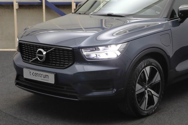 Volvo XC40 1.5 T5 262 PK Recharge R-Design, Panoramadak, Memory, H/K Sound, Camera