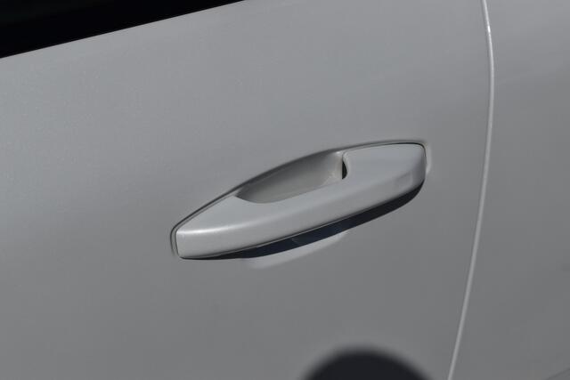 Volvo XC40 Recharge Pro | Panodak | H&K | ACC | All seasons | Stuurverwarming | 360 Camera