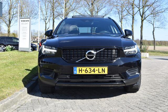 Volvo XC40 T5 262PK Twin Engine R-Design | Panodak | ACC | Camera | Stoelverwarming | 20"LMV