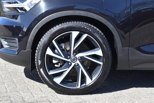 Volvo XC40 T5 262PK Twin Engine R-Design | Panodak | ACC | Camera | Stoelverwarming | 20"LMV