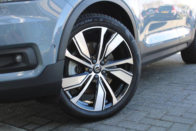 Volvo XC40 Recharge Pro | Schuif/kanteldak | Adapt. Cruise | 360 Camera | H&K Audio | BLIS | El. stoelen | 20" LMV |