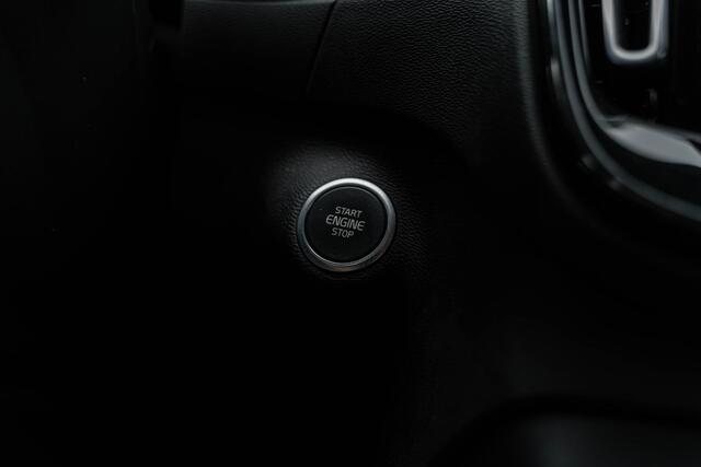 Volvo XC40 T5 Plug-in Hybrid Inscription Expression | Navigatie | Cruise Control | DAB+ radio | 2-zone climate control | Apple Carplay / Android Auto | Volvo On Call | Keyless |