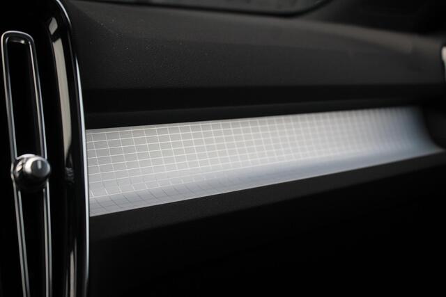 Volvo XC40 1.5 T3 Momentum | Pano | Stoel en stuurverwarming | Elektrische achterklep | Nette Auto