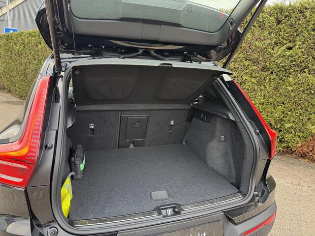 Volvo XC40 T5 Recharge Inscription | Pilot assist | All- season | H&K Audio | Camera | Stuur + stoelverwarming