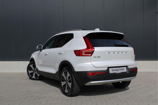 Volvo XC40 1.5 T5 Plug-in hybrid Ultimate Bright - Pano - Trekhaak - Stoel/Stuurverwarming - BLIS - Pilot Assist - 360 Camera - Rijklaar