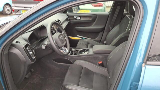 Volvo XC40 Single Motor Extended Range Ultimate 82 kWh Panoramadak | H&K Audio