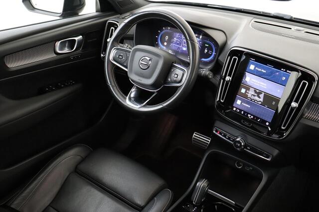 Volvo XC40 RECHARGE P8 AWD R-DESIGN *VOL!* -PANO.DAK|HARMAN/KARDON|360°CAM|POWER-SEATS|LEDER|PRIVACY.GLAS|VERW.VOORRUIT|TREKHAAK